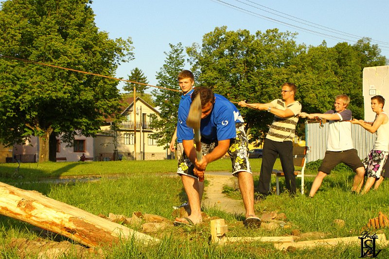 Stavanie maja 2014    16.JPG